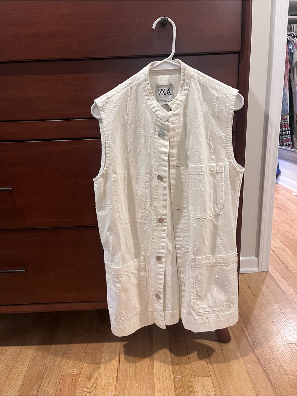 White denim textured Zara vest